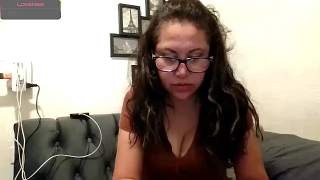 MirandaLatinaLovely online show from November 21, 4:20 pm