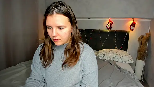 Jenny Jimmy online show from December 5, 9:32 am