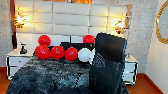 Nohemi louse online show from February 15, 7:02 pm