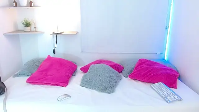 Roxy Stonee online show from September 15, 7:21 pm