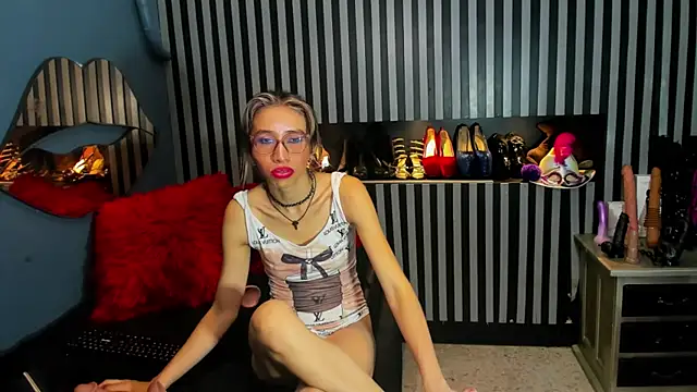 Mara Gonzalez online show from May 31, 12:11 pm