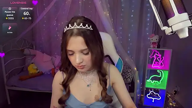 kaisajenner online show from February 28, 1:32 pm