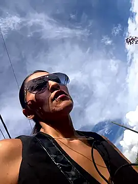 Sofiadelacruz online show from April 18, 9:04 pm