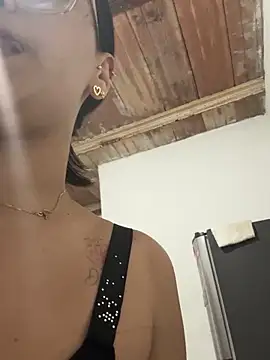 Emma Giraldo online show from October 29, 12:15 am