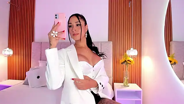 khloe-sweet online show from October 9, 2:21 pm