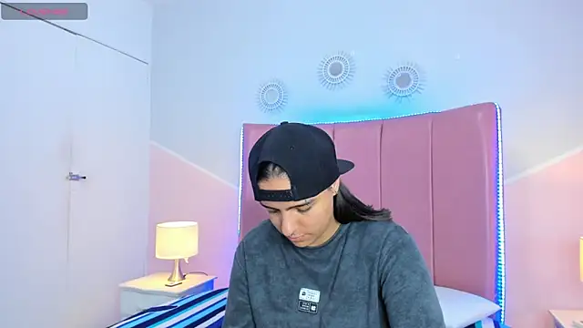 Liiam smith  online show from December 22, 2:09 pm