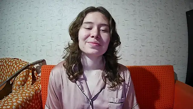 girliemilk online show from November 23, 10:00 pm