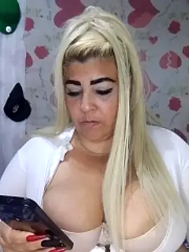 BonniAdams online show from December 4, 4:26 am