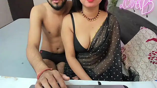 Queen Couple online show from November 12, 6:00 am