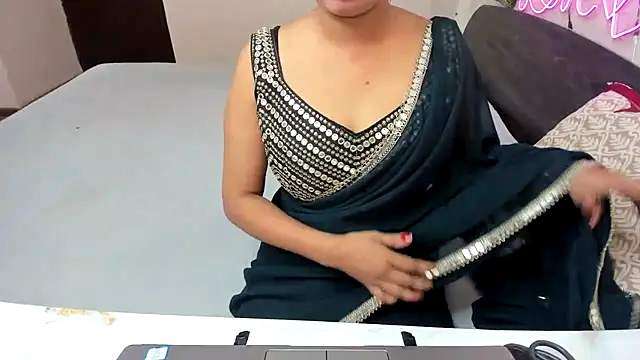 Queen Couple online show from October 12, 5:54 am