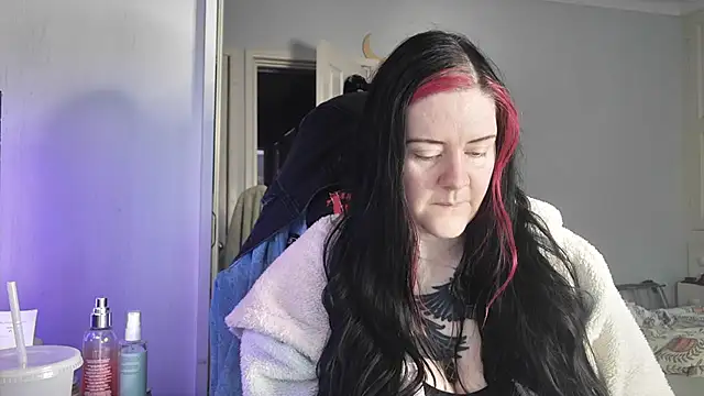 AureliaXOX online show from November 19, 9:20 am