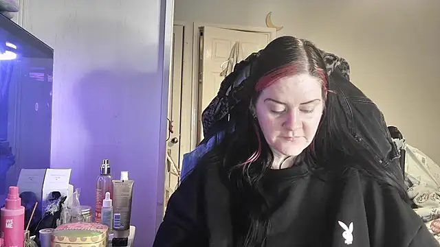 AureliaXOX online show from November 30, 4:44 pm