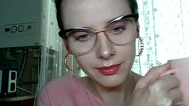 LuminousLady online show from September 13, 10:12 am