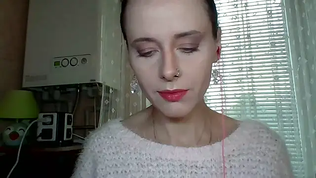 LuminousLady online show from October 6, 1:28 pm