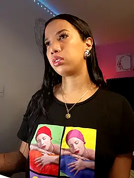 SallyWhitee online show from March 13, 6:15 am