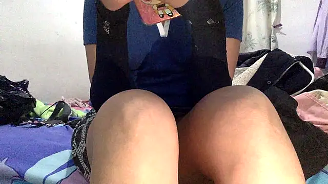 sharonlopez9611 online show from March 26, 3:30 am