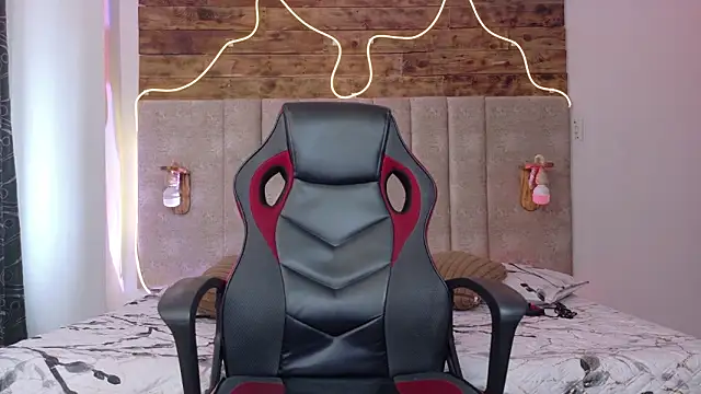 Alektra bryce online show from March 25, 8:23 pm