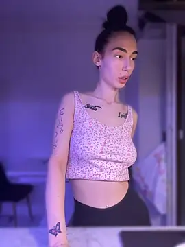 Celine Roxelle online show from April 7, 8:11 pm