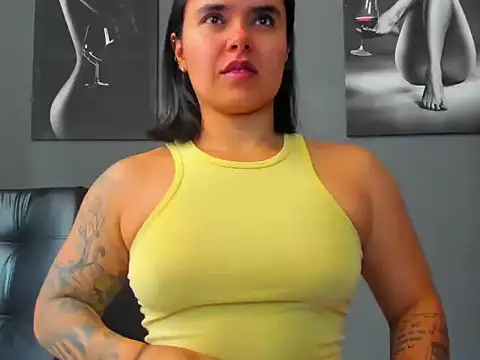 karlyjons12 online show from November 19, 4:40 pm