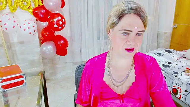 Dolldirtyxxx online show from February 19, 4:23 am