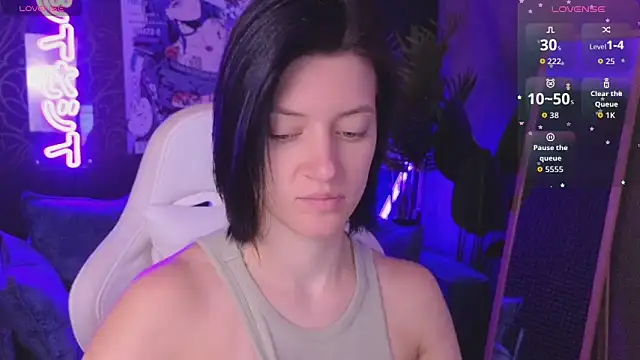 roxy riot  online show from April 3, 1:36 am