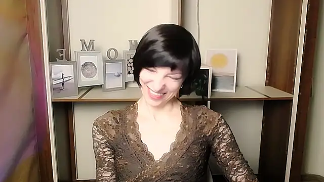  AngeliaFlow  online show from January 10, 1:05 pm