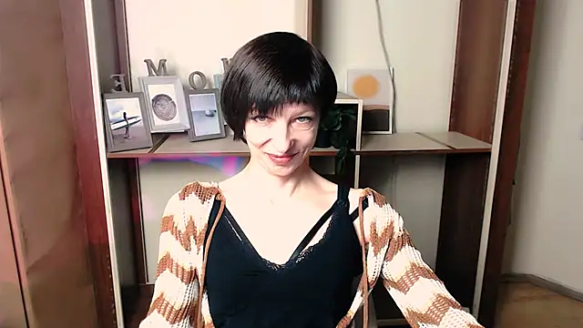  AngeliaFlow  online show from November 15, 8:15 am