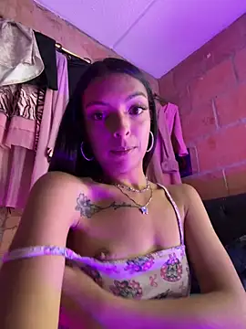 Skye Moore online show from April 15, 2:34 am