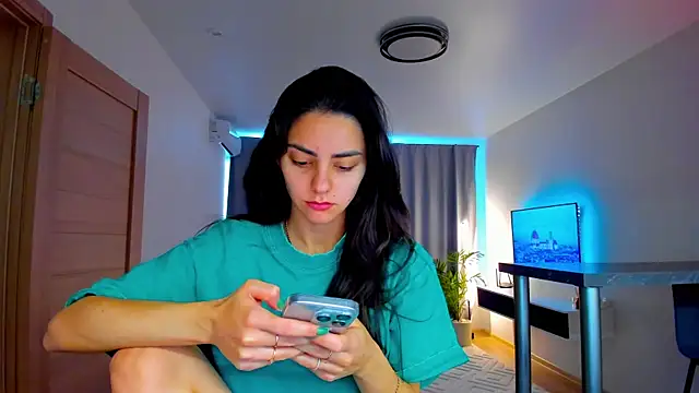 EmiliaZen online show from October 6, 12:33 pm