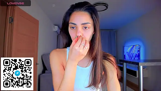 EmiliaZen online show from October 18, 5:59 pm