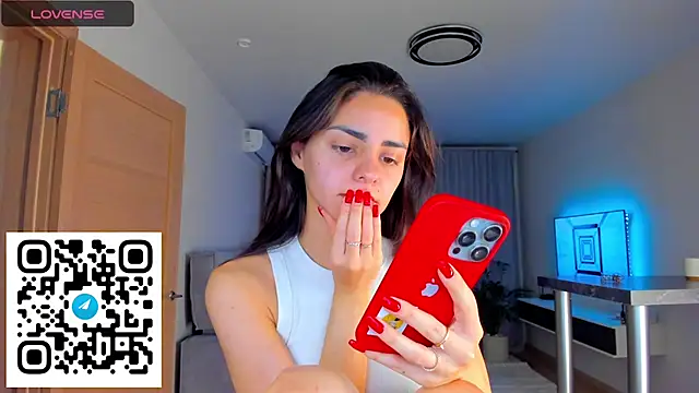 EmiliaZen online show from November 9, 4:47 pm