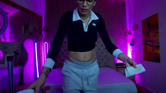 PlayfulShow online show from March 8, 1:04 pm