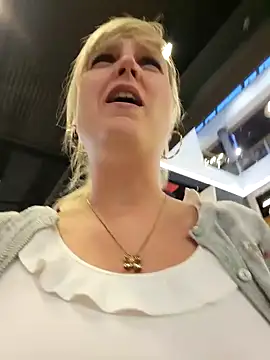 Sexybiene969 online show from October 5, 4:34 pm