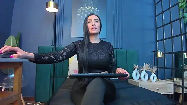 scarlet edwars online show from March 24, 6:24 pm