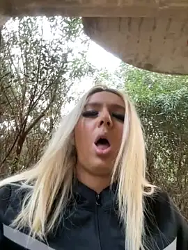 hotamanda01 online show from November 25, 1:02 pm