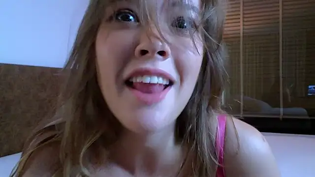 DemiDee online show from October 24, 11:50 am