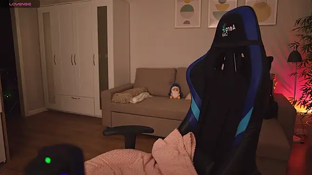 alexa feels  online show from February 27, 4:18 pm