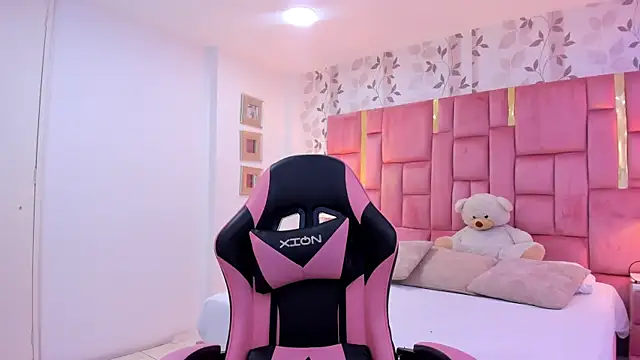 ArianaFranco online show from March 13, 1:56 pm