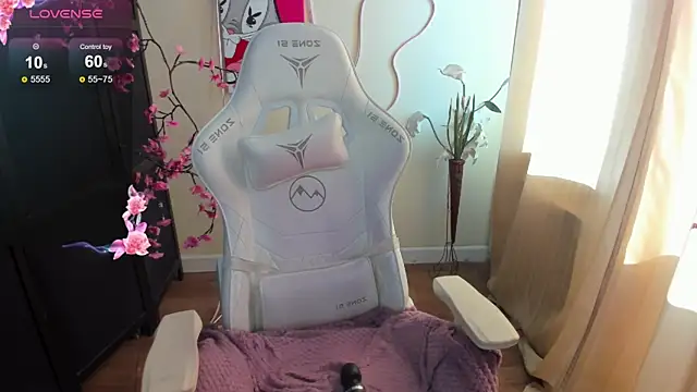 EvelinaLuu online show from July 15, 1:10 am