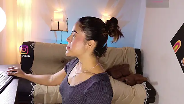 Maryybellax online show from April 8, 11:07 pm