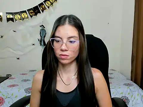 veronicamiller22 online show from October 21, 2:04 am