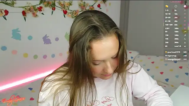 EmilyxxGraces online show from April 6, 4:46 am