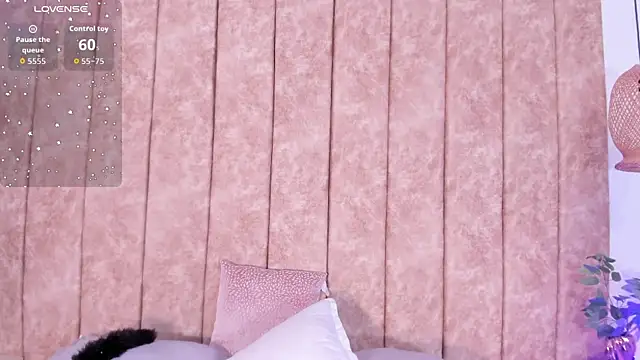 crisdegli  online show from September 17, 5:27 am