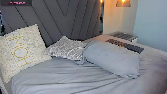 MELINAMARTINS online show from January 14, 8:36 pm