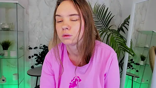 Lika 0ne online show from January 17, 6:43 am