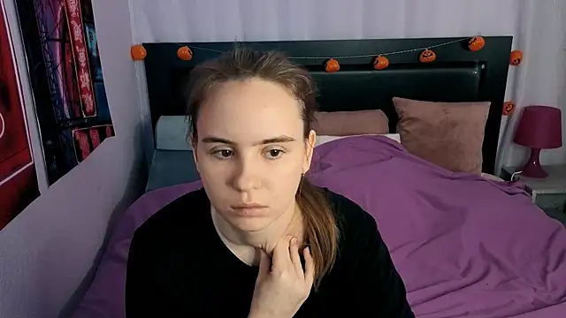 Lika 0ne online show from November 23, 12:18 pm