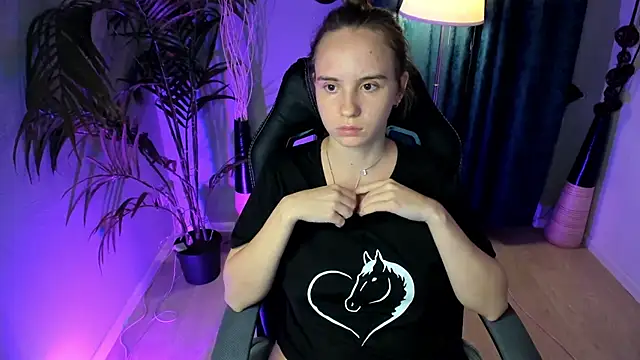 Lika 0ne online show from October 6, 12:33 pm