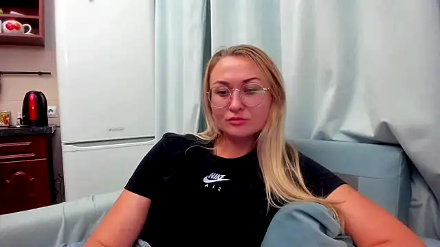 your Goddess Eva online show from September 13, 7:55 pm