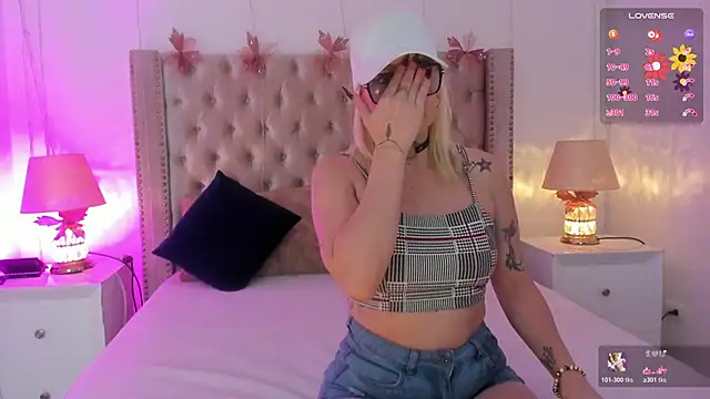 CandieGilson   online show from February 22, 12:39 pm