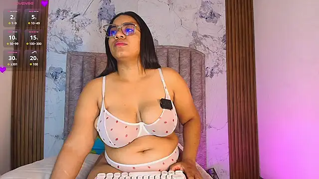 kendrakaramelo online show from November 18, 2:40 pm